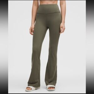 Lululemon Athletica Groove Nulu Super High Rise Flared Pant Size 4 Army Green
